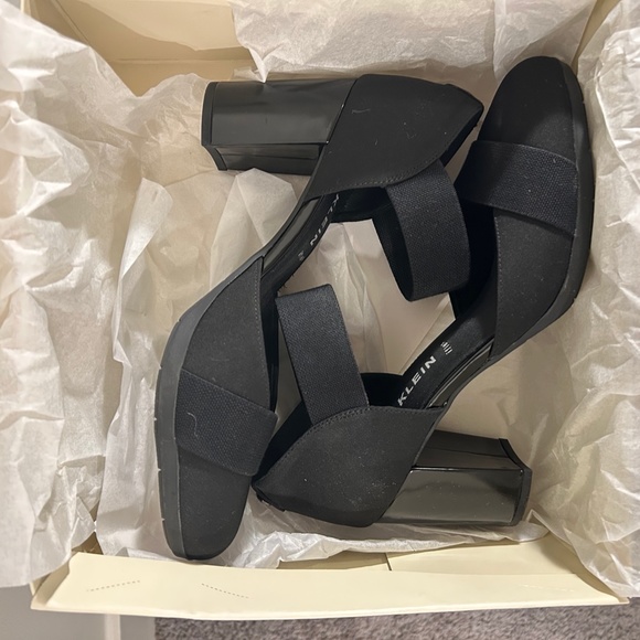 Anne Klein Shoes - Anne Klein Black Block Heels Sz 9